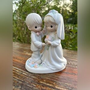 Vintage unused in box 1994 Precious Moments bride and groom